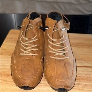 DBECK Men's Tan Leather Sneakers